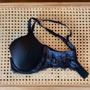 Wacoal Black Lace Bra. 32D